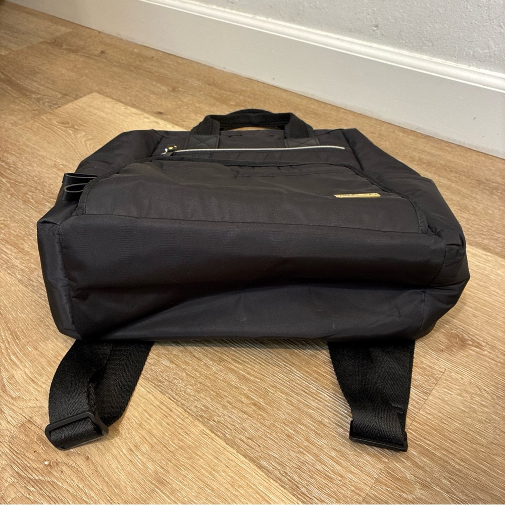 Skip Hop Mainframe Wide Open Diaper Black Backpack 
Excellent Condition - Picture 5 of 14